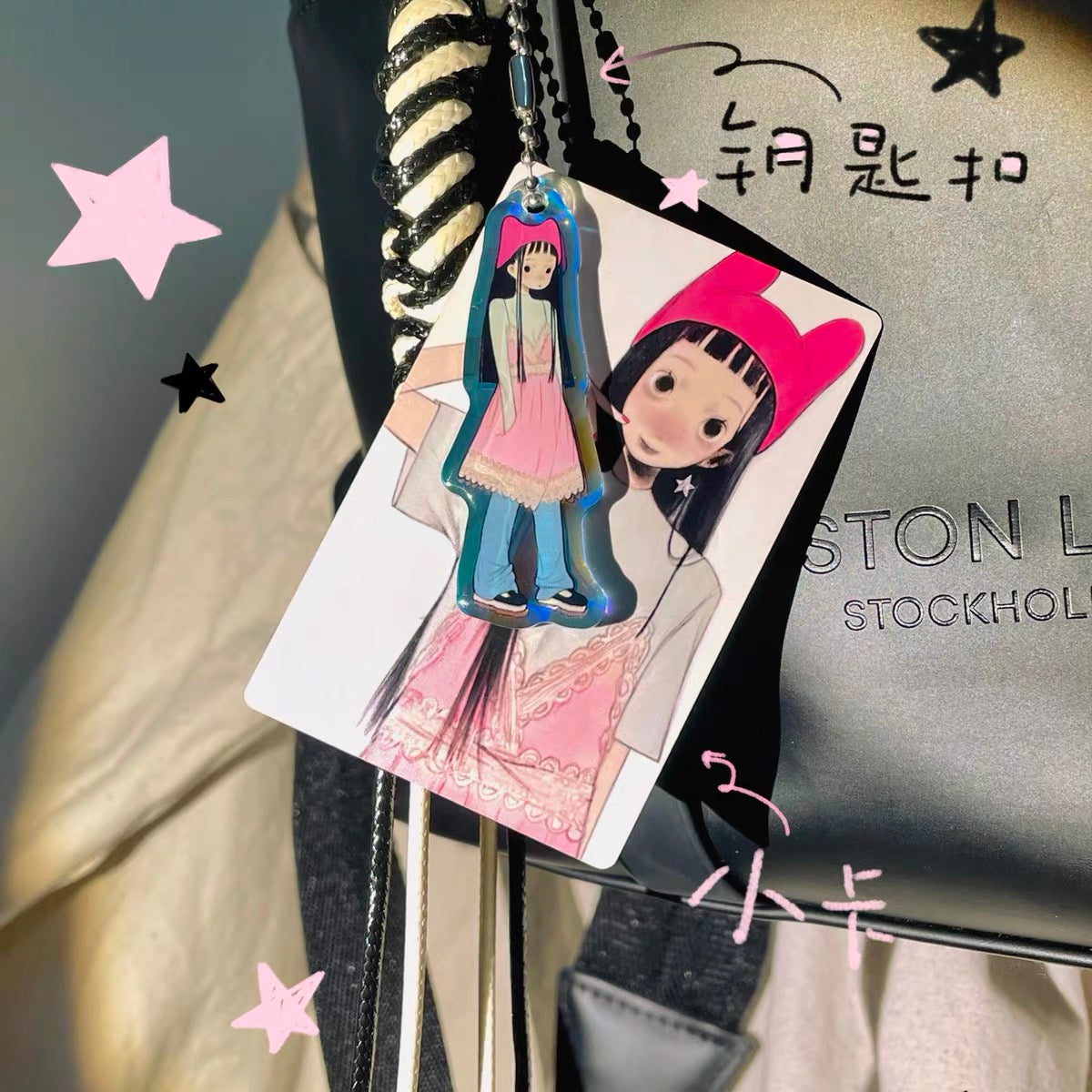 《FufuX》Girl With Pink Hat Acrylic Keychain, Drip Glaze Bag Charm, Double-Sided Acrylic Card Set